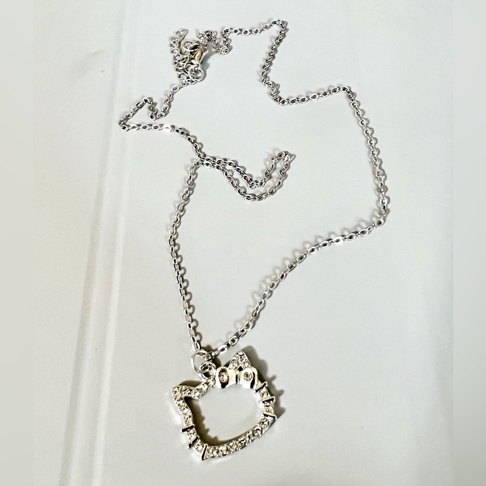 Hello Kitty Necklace - Picture 2 of 3